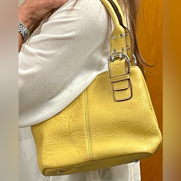 Tignanello women's purse - Picture 2 of 11